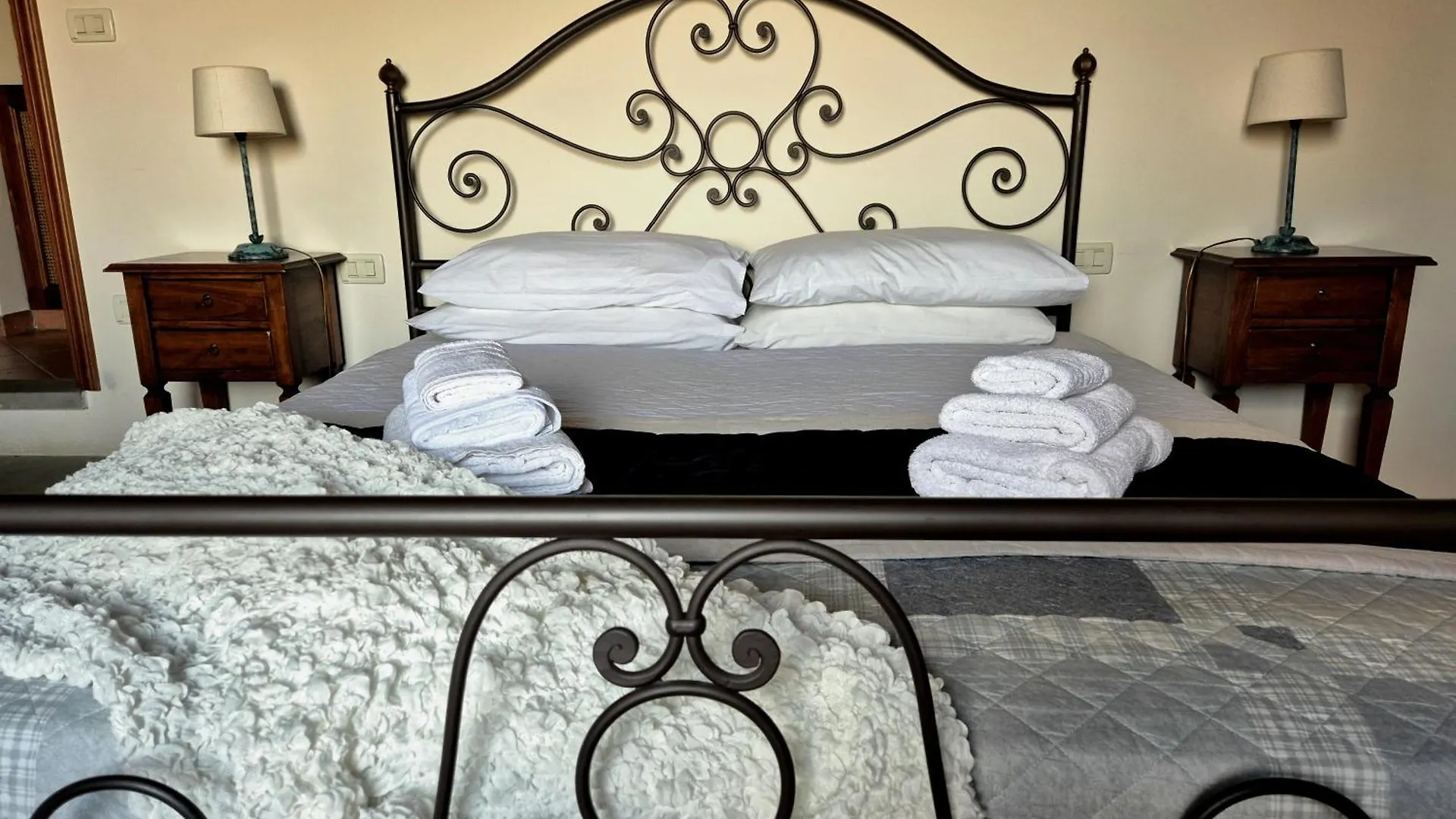 Farm stay Agriturismo Il Pino - Bioagricoltura Monticello Italy